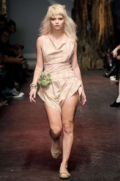 Look 19